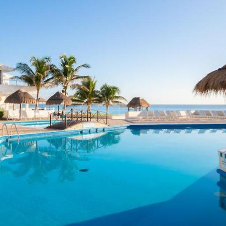 Brisas Beachfront Penthouses Cancún Buitenkant foto