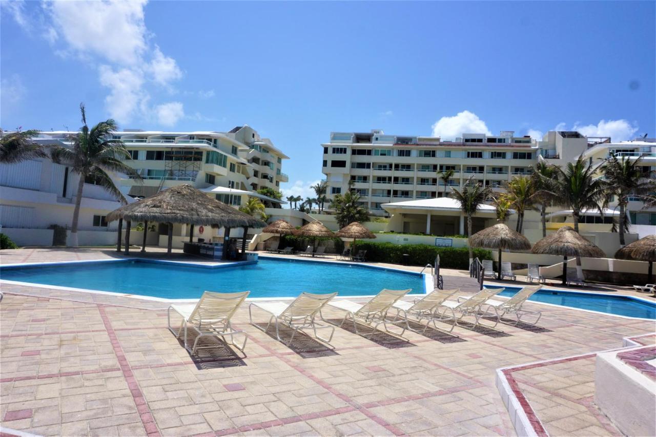 Brisas Beachfront Penthouses Cancún Buitenkant foto