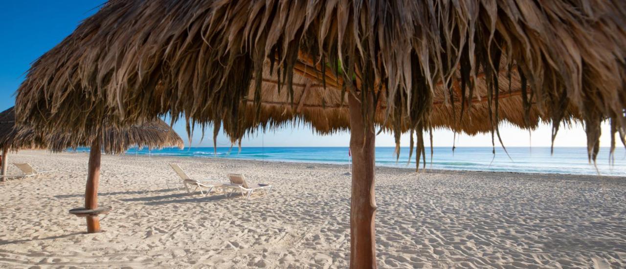 Brisas Beachfront Penthouses Cancún Buitenkant foto