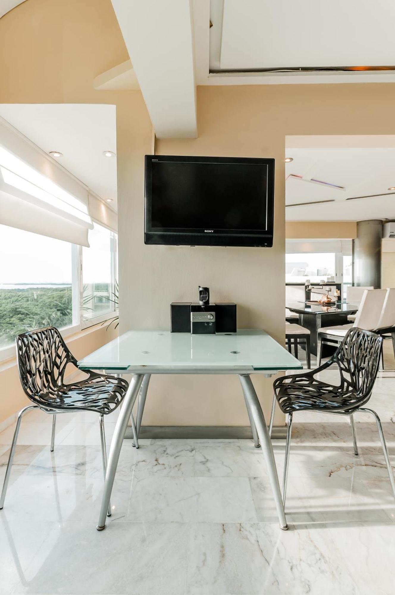 Brisas Beachfront Penthouses Cancún Buitenkant foto